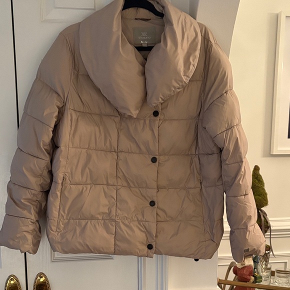 Soia & Kyo Tan Puffer Jacket Large & XL ❄️ Quilted Collar, Asymmetric Buttons - Picture 4 of 10